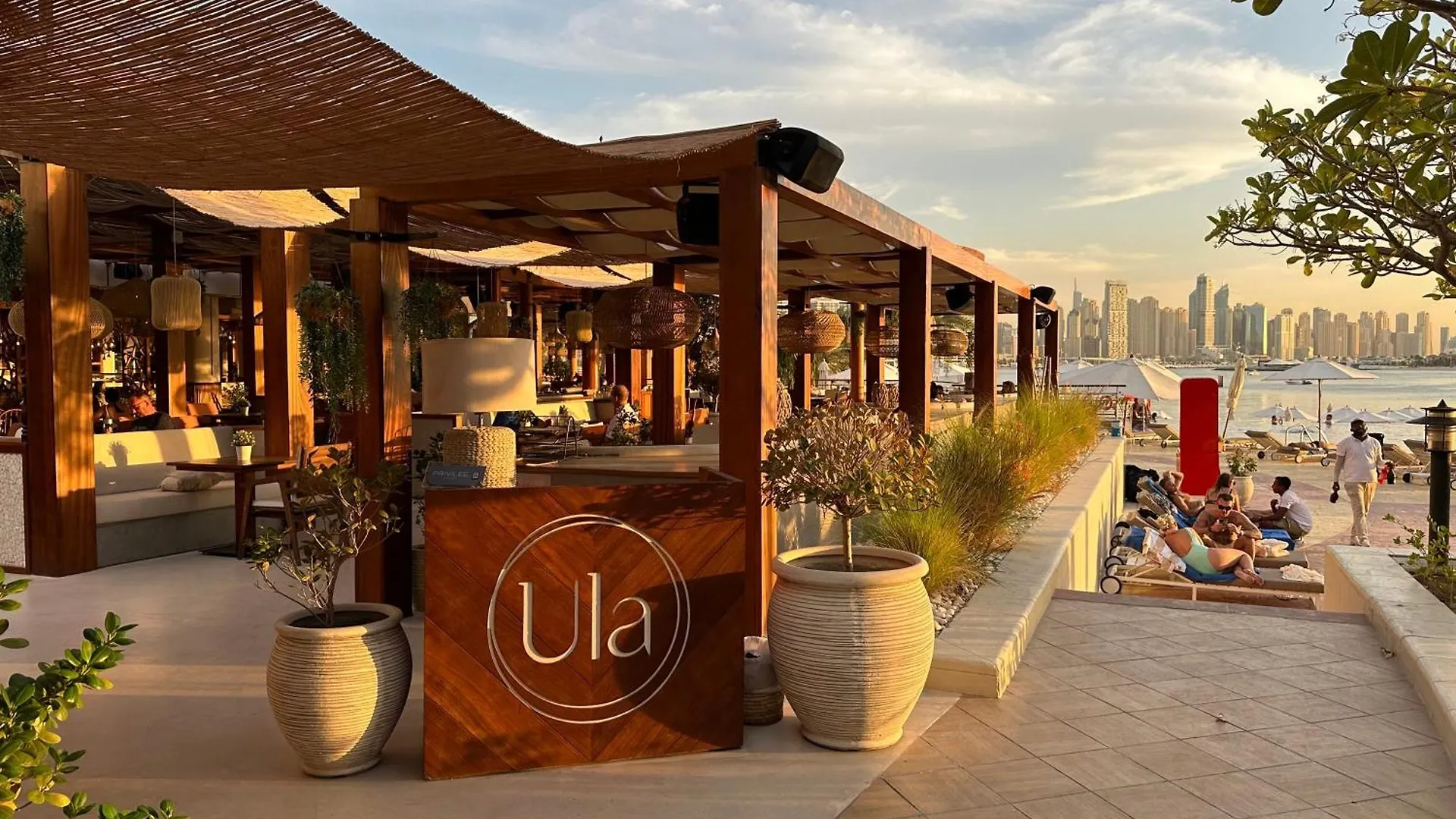 Lägenhet Exquisite 1Br Hidden Gem - Oceana Residences Dubai